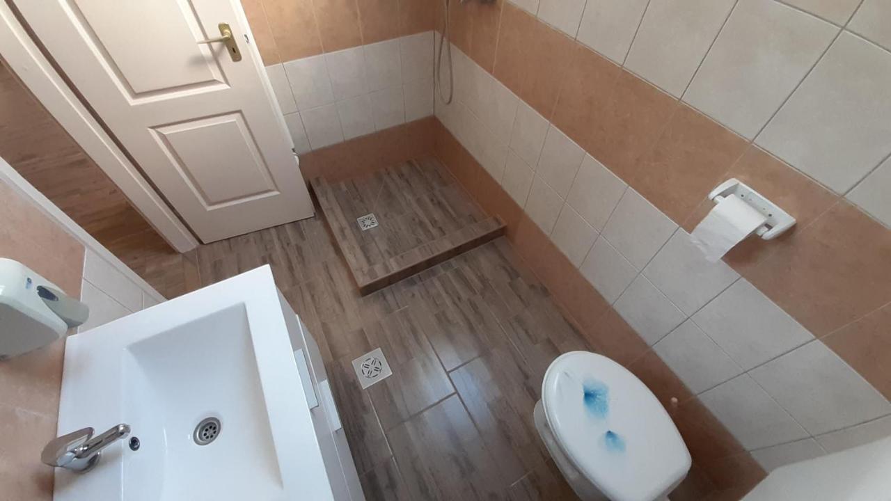 Alom Apartman Hajdúszoboszló Eksteriør billede